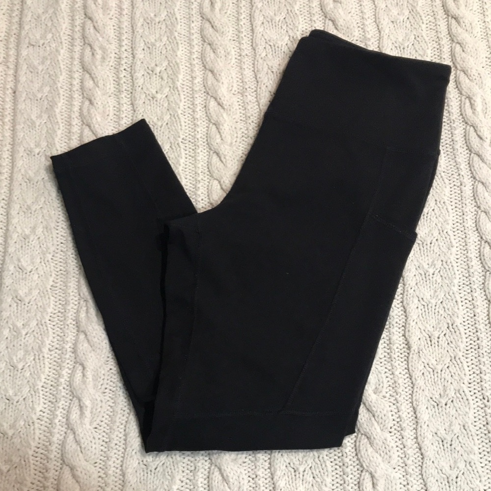 Black leggings with pockets